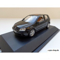 VOLKSWAGEN VW Golf 5  2 türig Modellauto schwarz von Schuco in 1:43