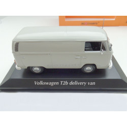 VW T2b Flatbed in taigagreen 1:43