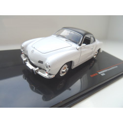 VOLKSWAGEN VW Karmann Ghia Modellauto 1958 von IXO in 1:43 CLC421N weiss-schwarz