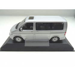 VOLKSWAGEN VW T5 Multivan silver from Minichamps in 1:43 NEW