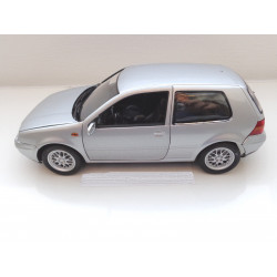 VOLKSWAGEN VW Golf 4 GTI 2-Door silver only 700 pieces 1:18
