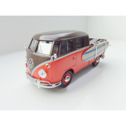 VOLKSWAGEN VW T1 Bus Transporter double cabin "Surfer" Motormax 1:24 79560 NEW