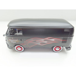VOLKSWAGEN VW T1 Bus Transporter black flames Motormax 1:24 79567 NEW