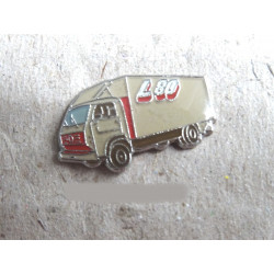 VOLKSWAGEN VW Pin Beetle with points , red !! 1200, 1300, 1302,1303