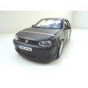 VOLKSWAGEN VW Golf 4 R32 black in 1:24 from Maisto 531290 NEW