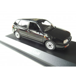 VOLKSWAGEN VW Golf 3 modelcar Maxichamps in 1:43 black NEW 940055501