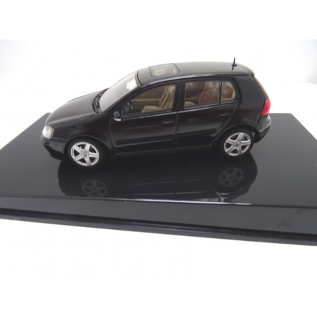 VOLKSWAGEN VW Golf 5 model car 4 doors 1:43 Autoart black 1K9099300B041
